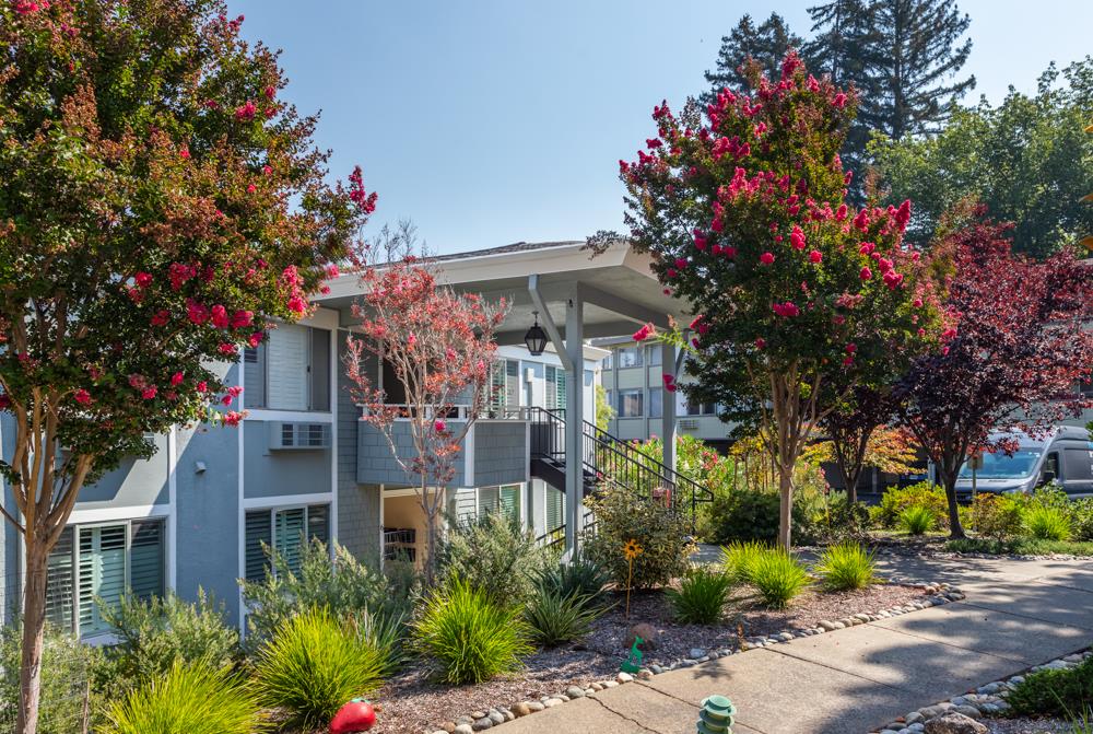 Detail Gallery Image 14 of 19 For 3136 Tice Creek Dr #6,  Walnut Creek,  CA 94595 - 2 Beds | 2 Baths