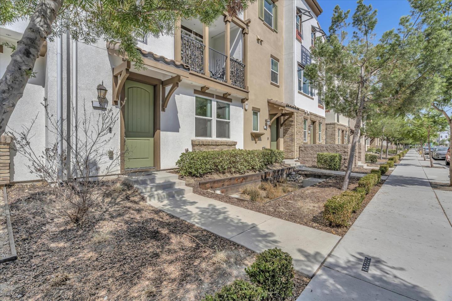 Detail Gallery Image 1 of 1 For 85 Montecito Vista Dr #5,  San Jose,  CA 95111 - 3 Beds | 3/1 Baths