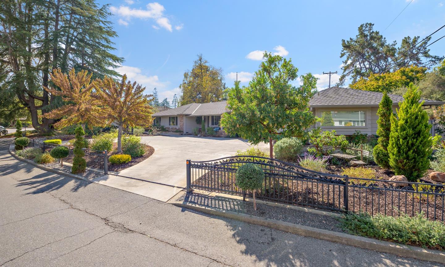 20135 Chateau Drive Saratoga, California, United States Home For Sale