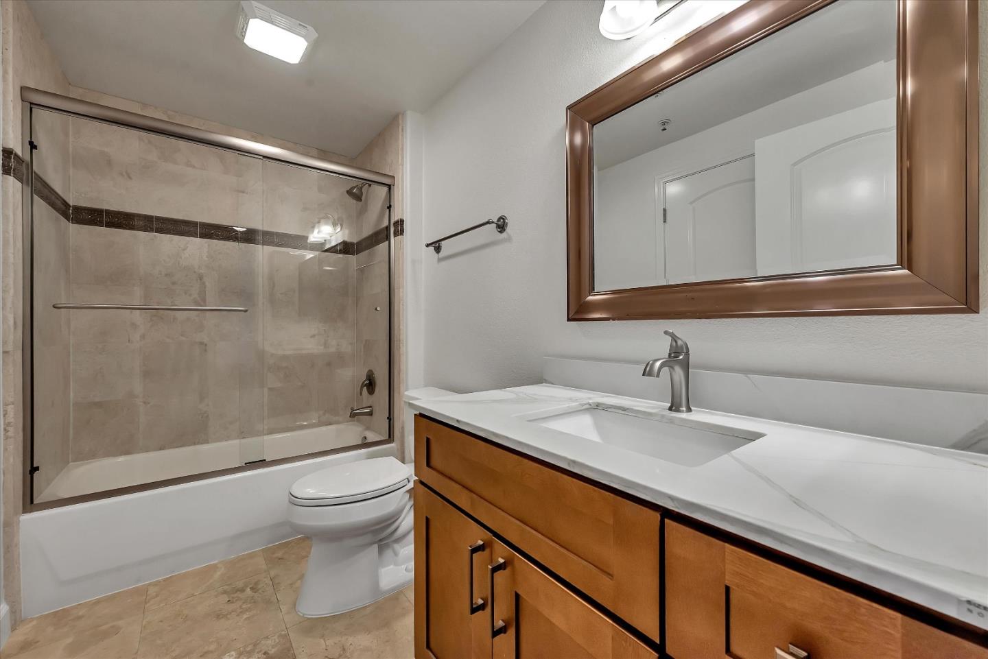 Detail Gallery Image 25 of 32 For 2330 University Ave #190,  East Palo Alto,  CA 94303 - 3 Beds | 2 Baths