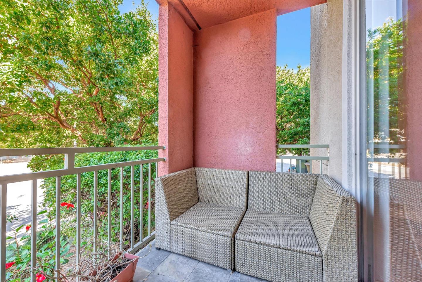 Detail Gallery Image 28 of 32 For 2330 University Ave #190,  East Palo Alto,  CA 94303 - 3 Beds | 2 Baths