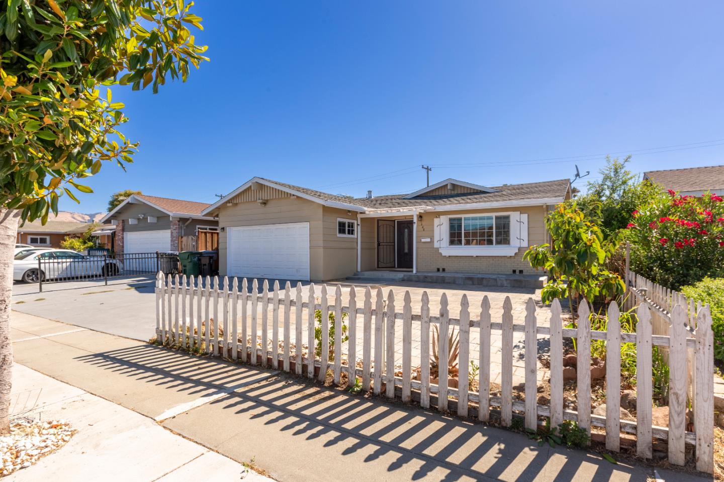 Detail Gallery Image 1 of 1 For 1648 Tierra Buena Dr, San Jose,  CA 95121 - 3 Beds | 2 Baths