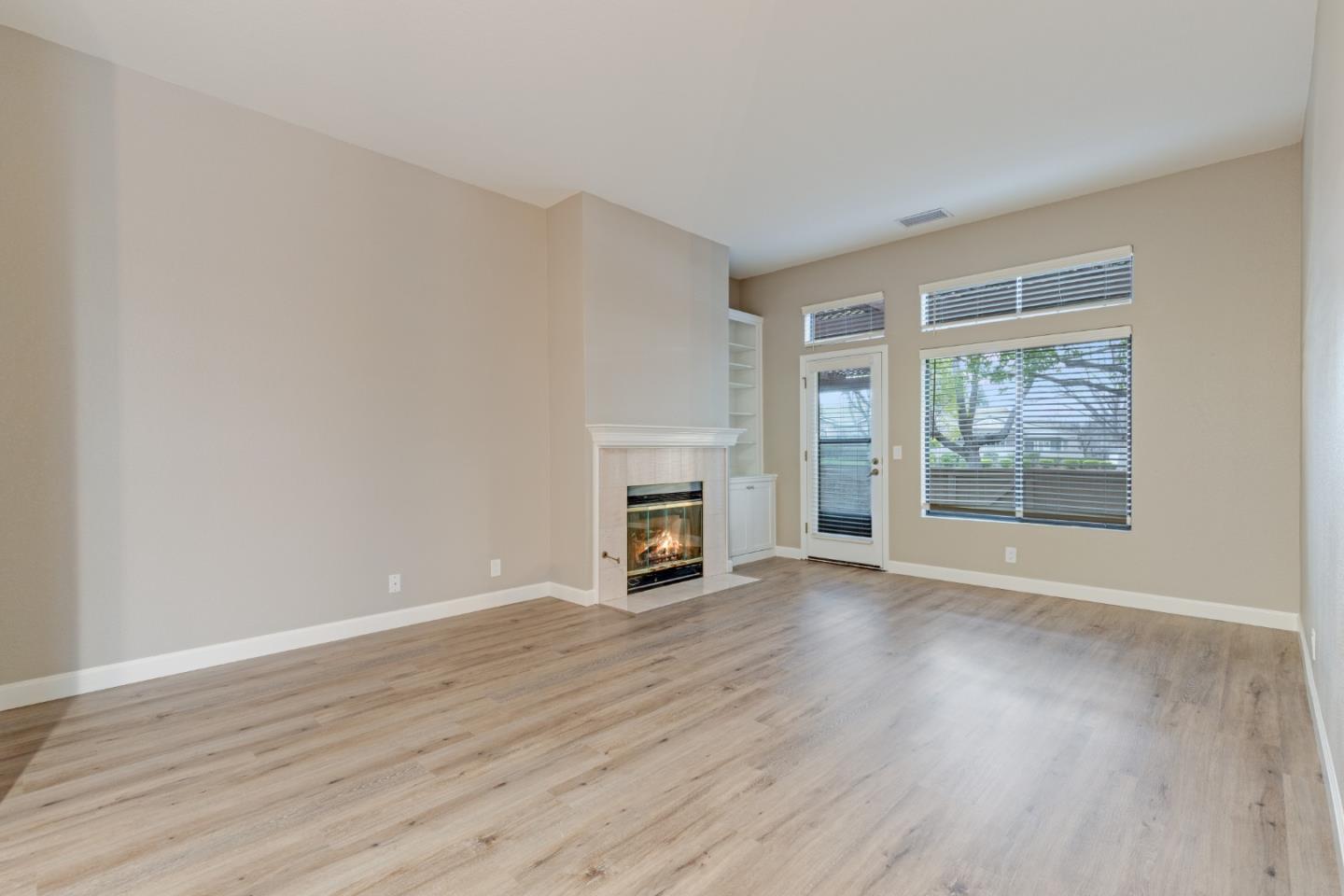 Detail Gallery Image 5 of 36 For 7506 Deveron Ct, San Jose,  CA 95135 - 2 Beds | 2/1 Baths