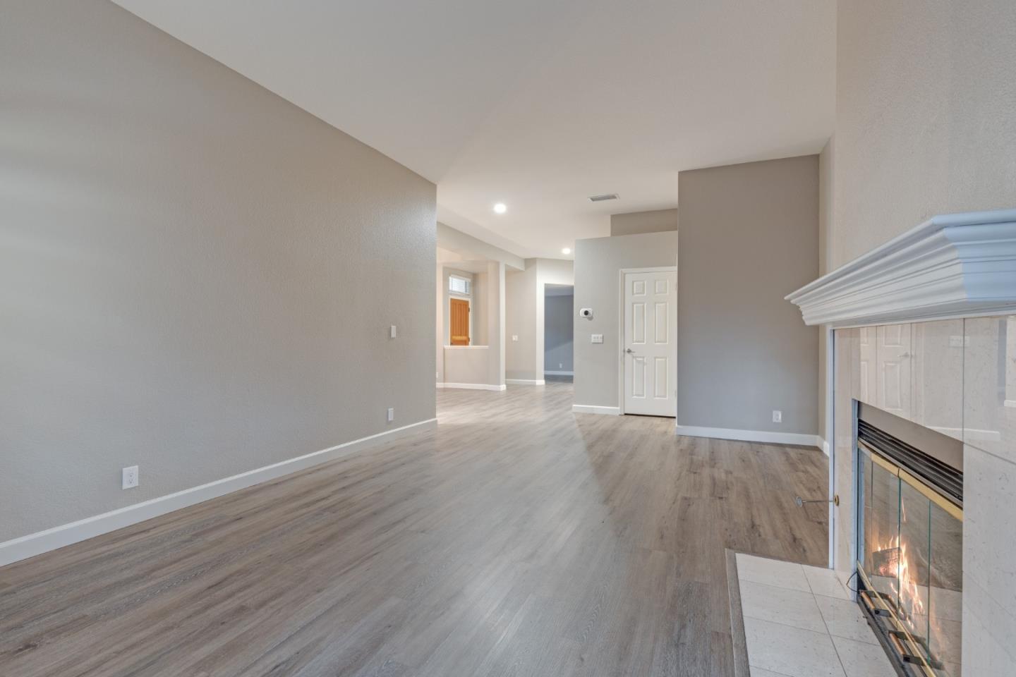 Detail Gallery Image 7 of 36 For 7506 Deveron Ct, San Jose,  CA 95135 - 2 Beds | 2/1 Baths