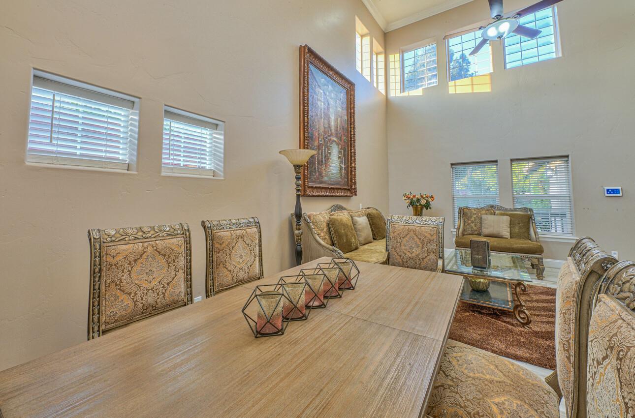 Detail Gallery Image 10 of 39 For 112 5th St, San Juan Bautista,  CA 95045 - 5 Beds | 3 Baths