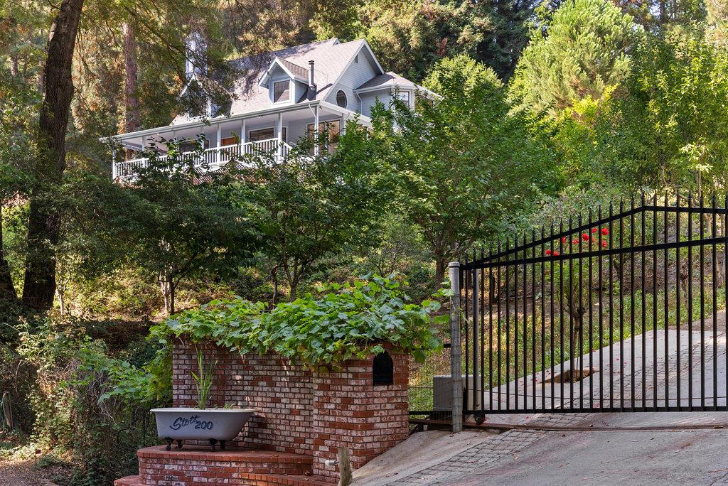 Photo of 200 Laurel Grove Dr in Soquel, CA