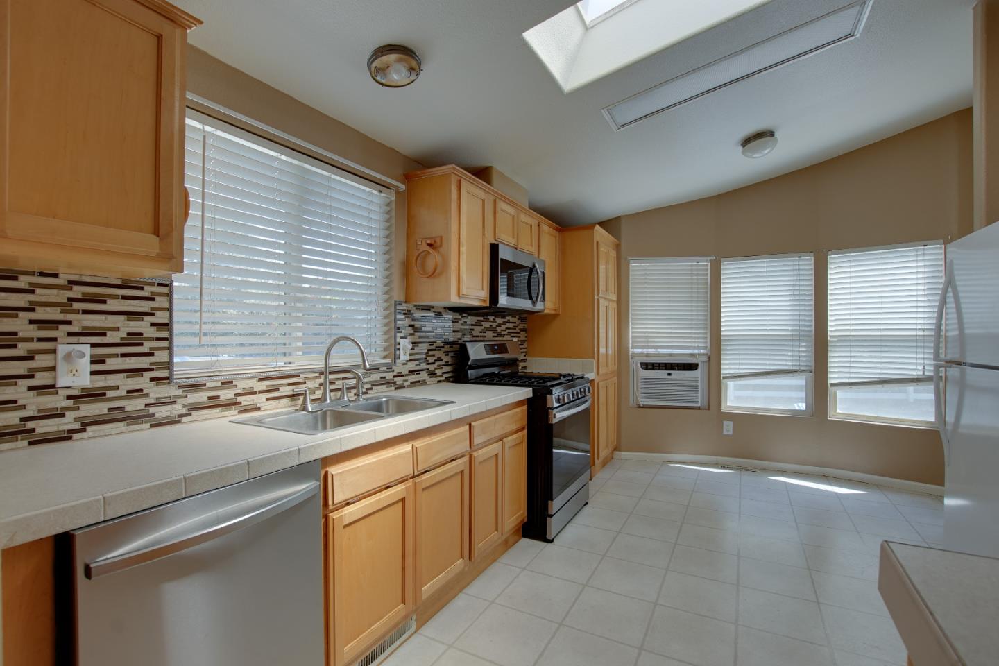 Detail Gallery Image 16 of 33 For 2900 Fairview #4,  Hollister,  CA 95023 - 3 Beds | 2 Baths