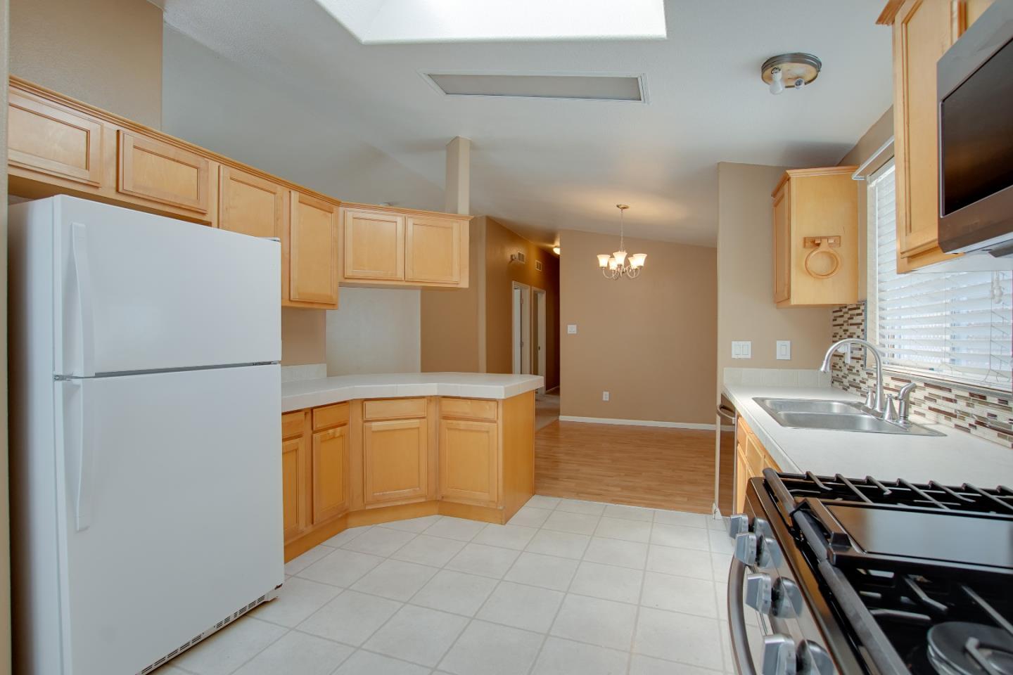 Detail Gallery Image 19 of 33 For 2900 Fairview #4,  Hollister,  CA 95023 - 3 Beds | 2 Baths