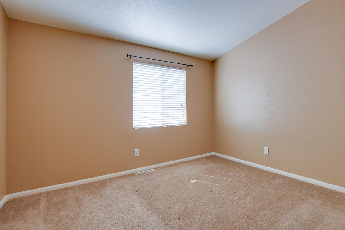 Detail Gallery Image 23 of 33 For 2900 Fairview #4,  Hollister,  CA 95023 - 3 Beds | 2 Baths