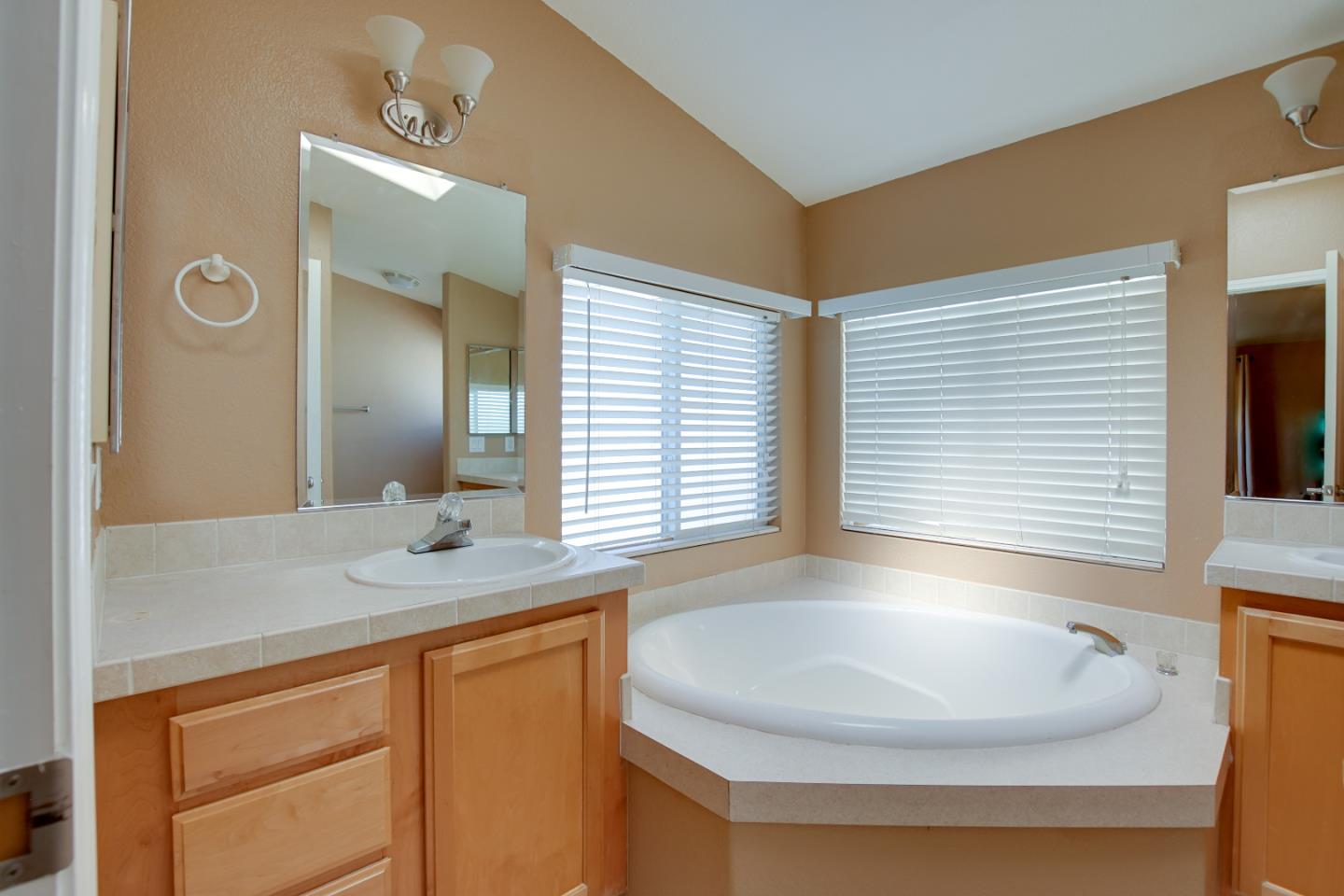 Detail Gallery Image 27 of 33 For 2900 Fairview #4,  Hollister,  CA 95023 - 3 Beds | 2 Baths