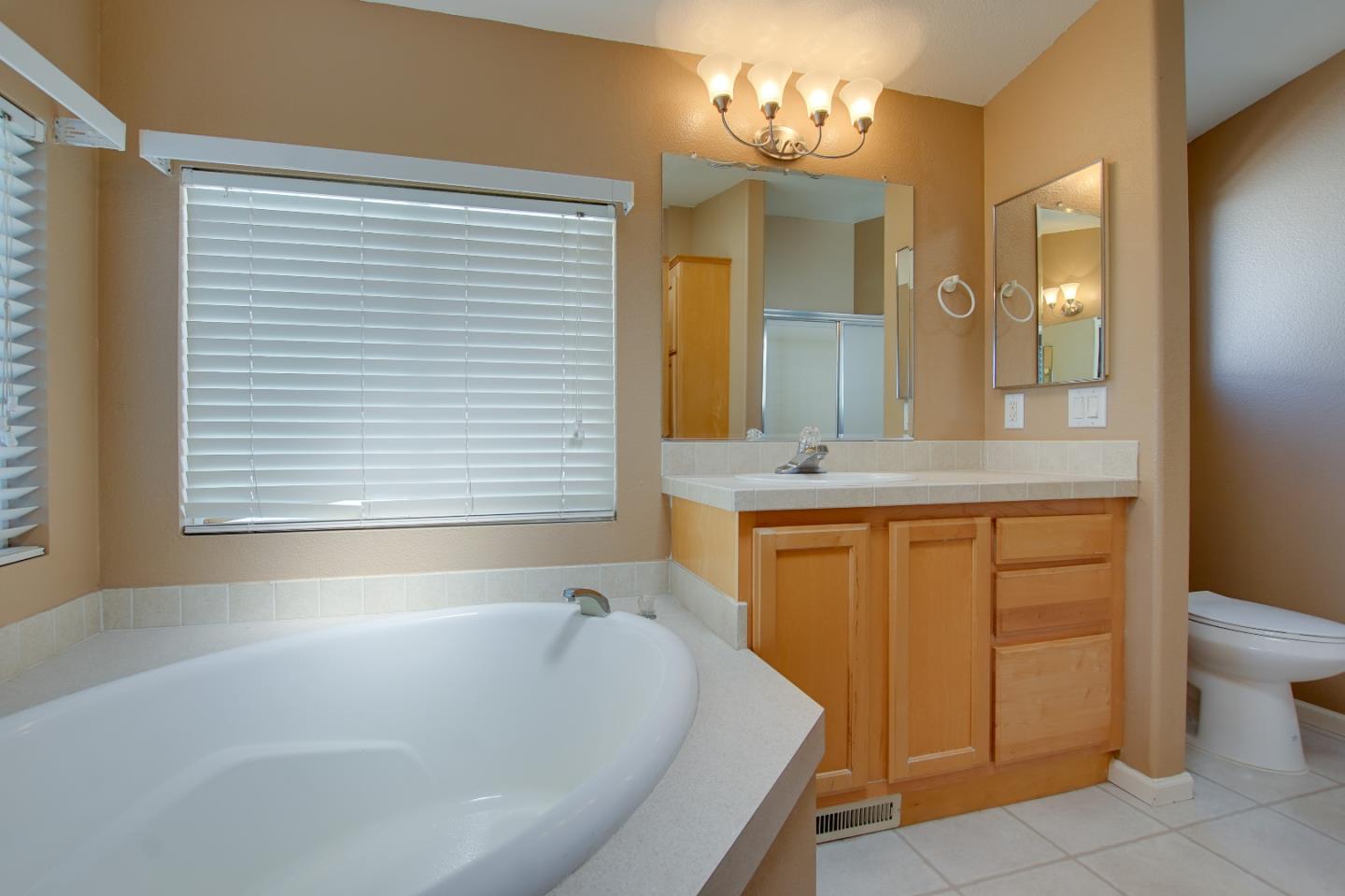 Detail Gallery Image 30 of 33 For 2900 Fairview #4,  Hollister,  CA 95023 - 3 Beds | 2 Baths