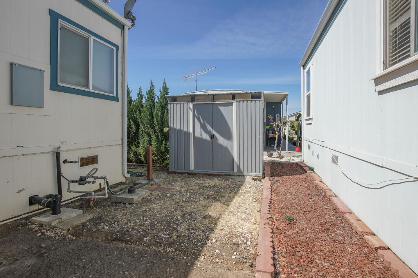 Detail Gallery Image 7 of 33 For 2900 Fairview #4,  Hollister,  CA 95023 - 3 Beds | 2 Baths