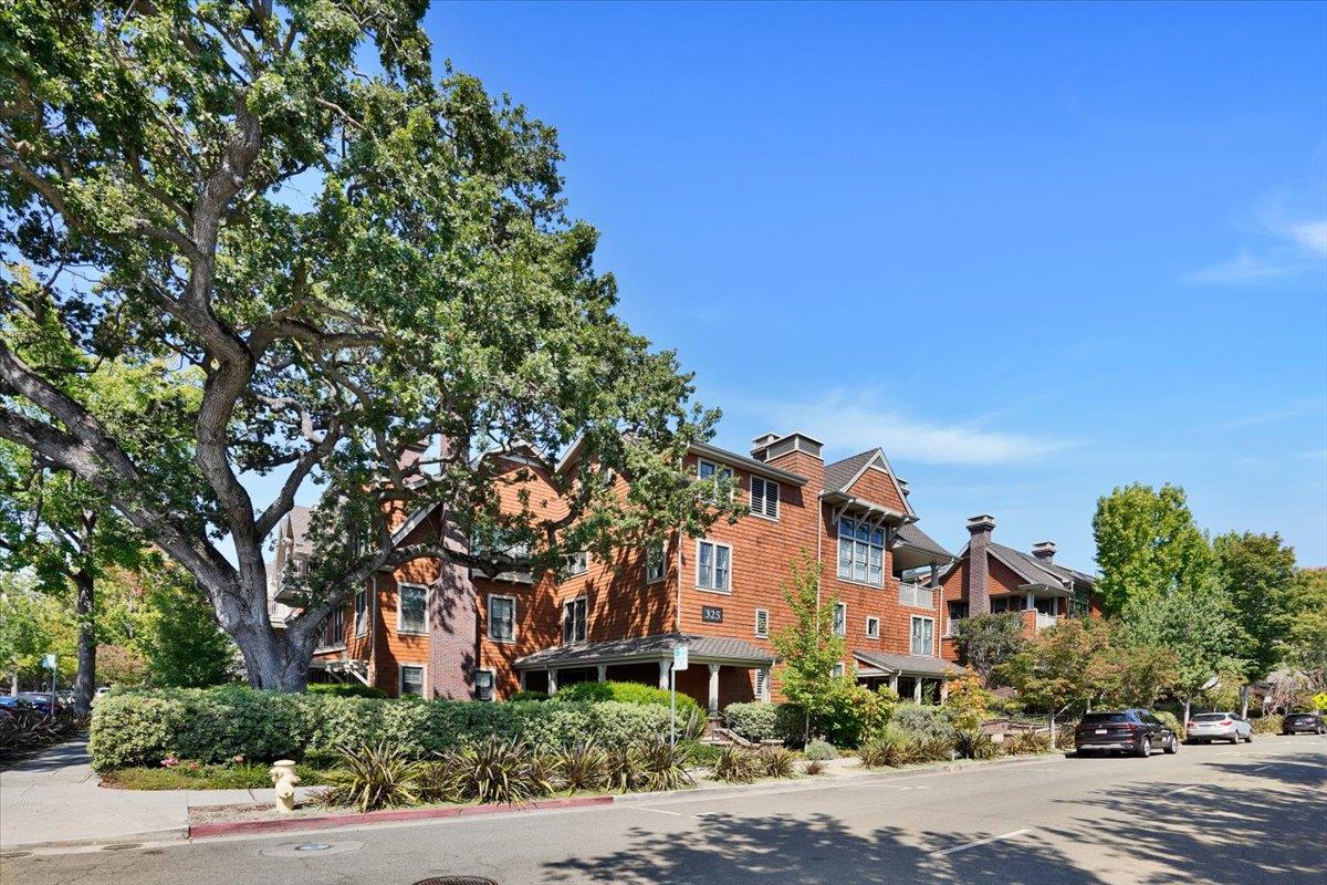 Detail Gallery Image 1 of 1 For 325 Channing Ave #308,  Palo Alto,  CA 94301 - 2 Beds | 2 Baths