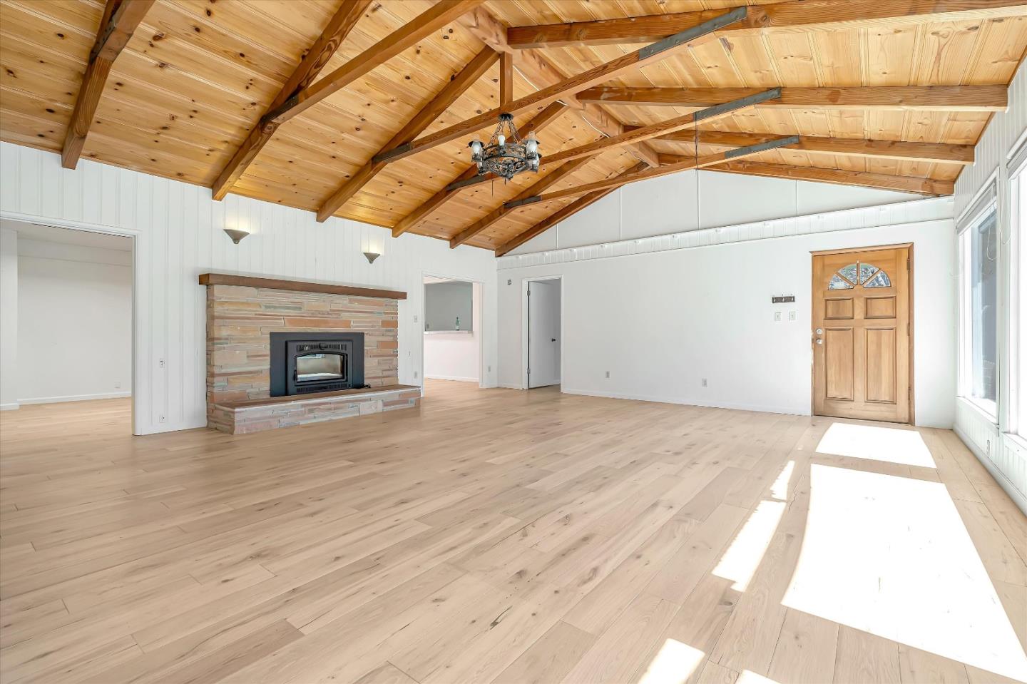 Detail Gallery Image 5 of 63 For 155 School Way, Watsonville,  CA 95076 - 4 Beds | 1 Baths