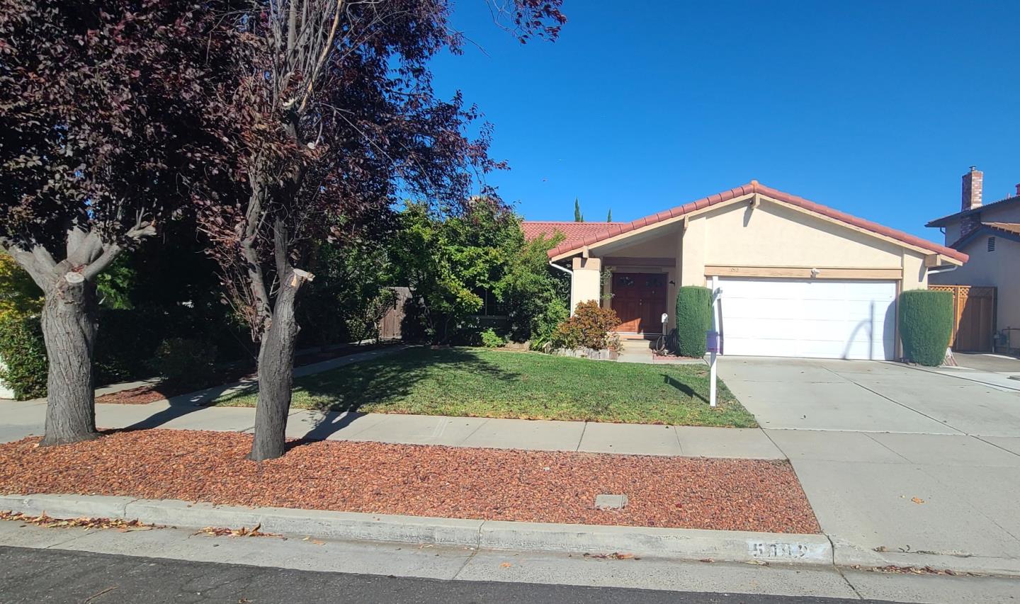 Detail Gallery Image 1 of 1 For 5092 Pearl Ave, San Jose,  CA 95136 - 4 Beds | 2/1 Baths