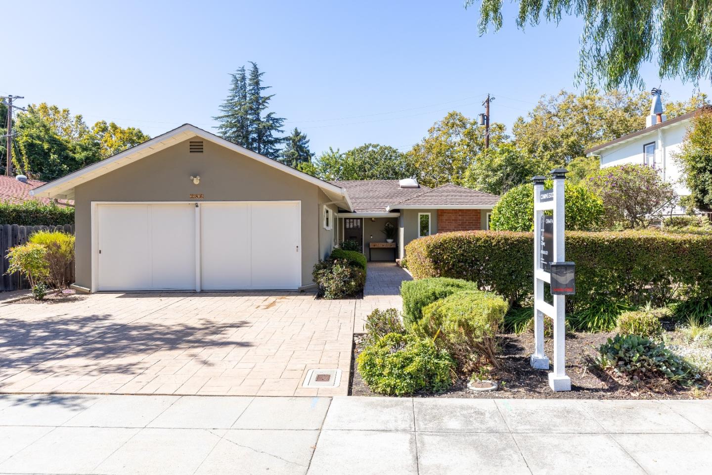 Detail Gallery Image 1 of 1 For 286 Walter Hays Dr, Palo Alto,  CA 94303 - 4 Beds | 2 Baths