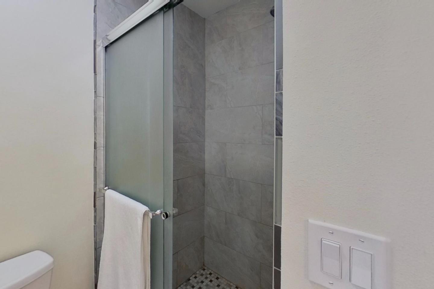 Detail Gallery Image 12 of 21 For 23 La Playa St, Monterey,  CA 93940 - 2 Beds | 2/1 Baths