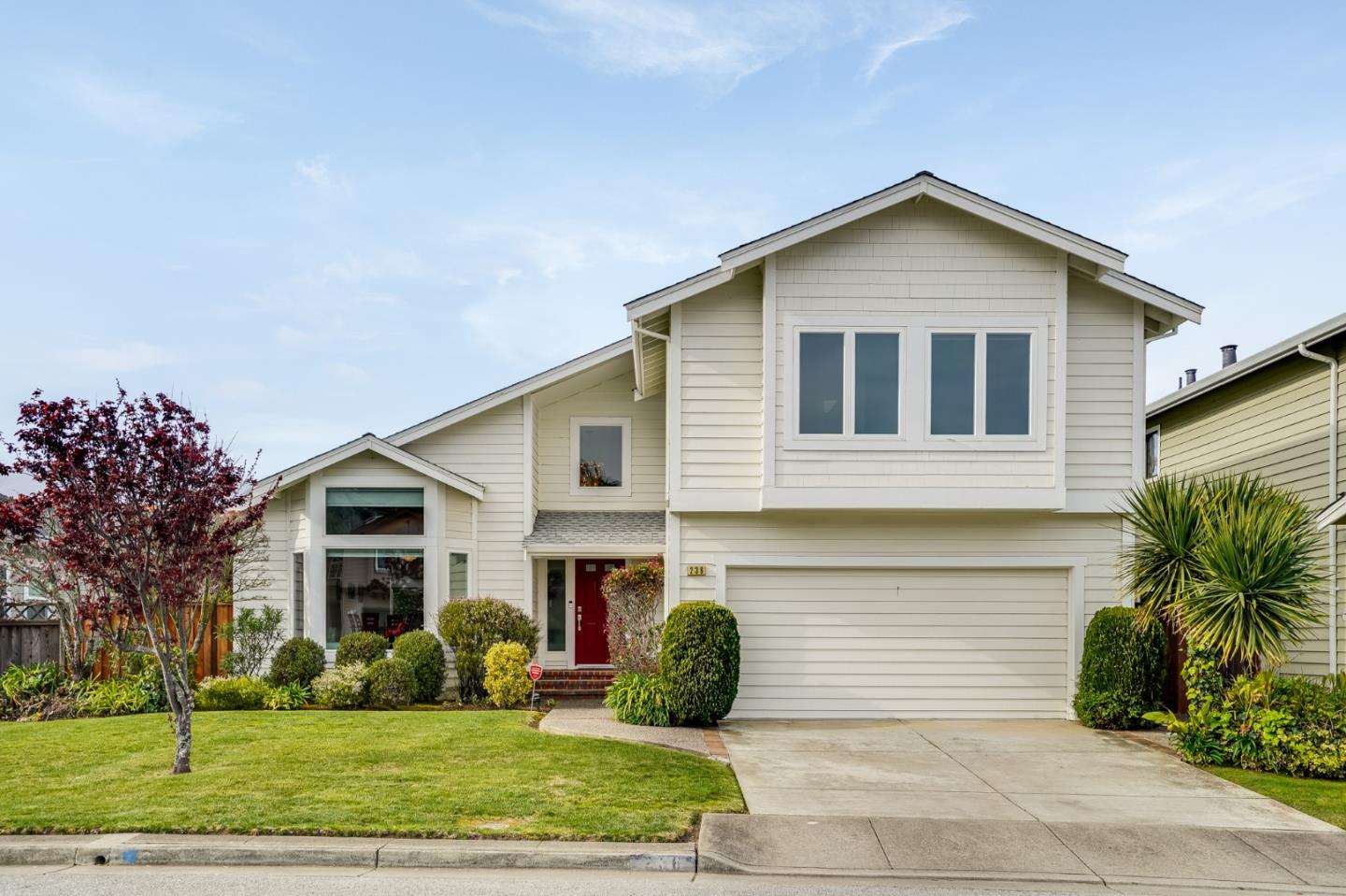 Photo of 236 Marvilla Cir in Pacifica, CA