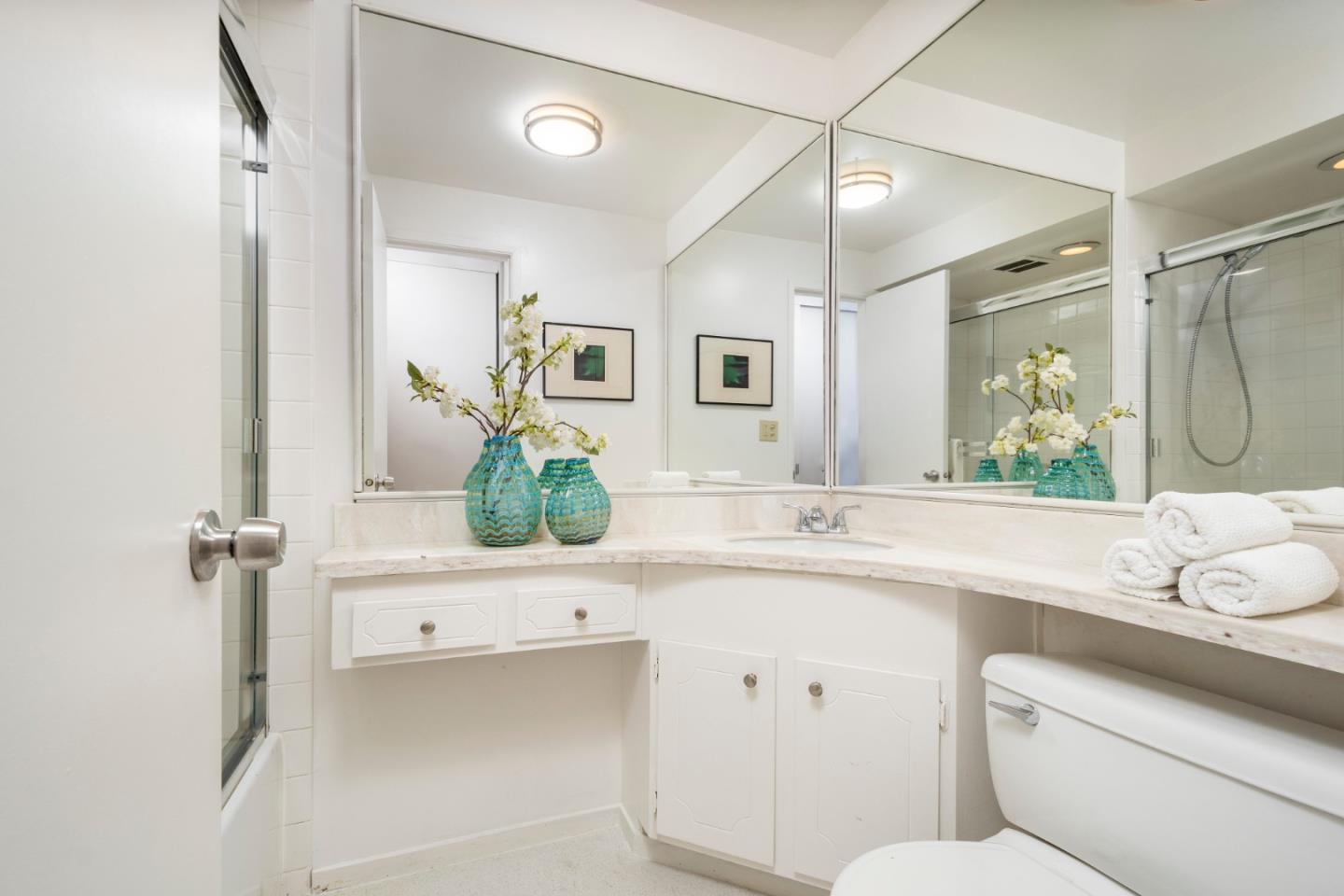 Detail Gallery Image 8 of 15 For 688 Mariners Island Blvd #216,  San Mateo,  CA 94404 - 1 Beds | 1 Baths