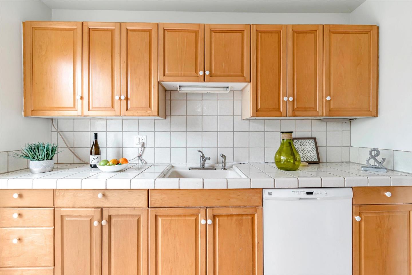 Detail Gallery Image 11 of 48 For 1159 De Solo Dr, Pacifica,  CA 94044 - 3 Beds | 1 Baths