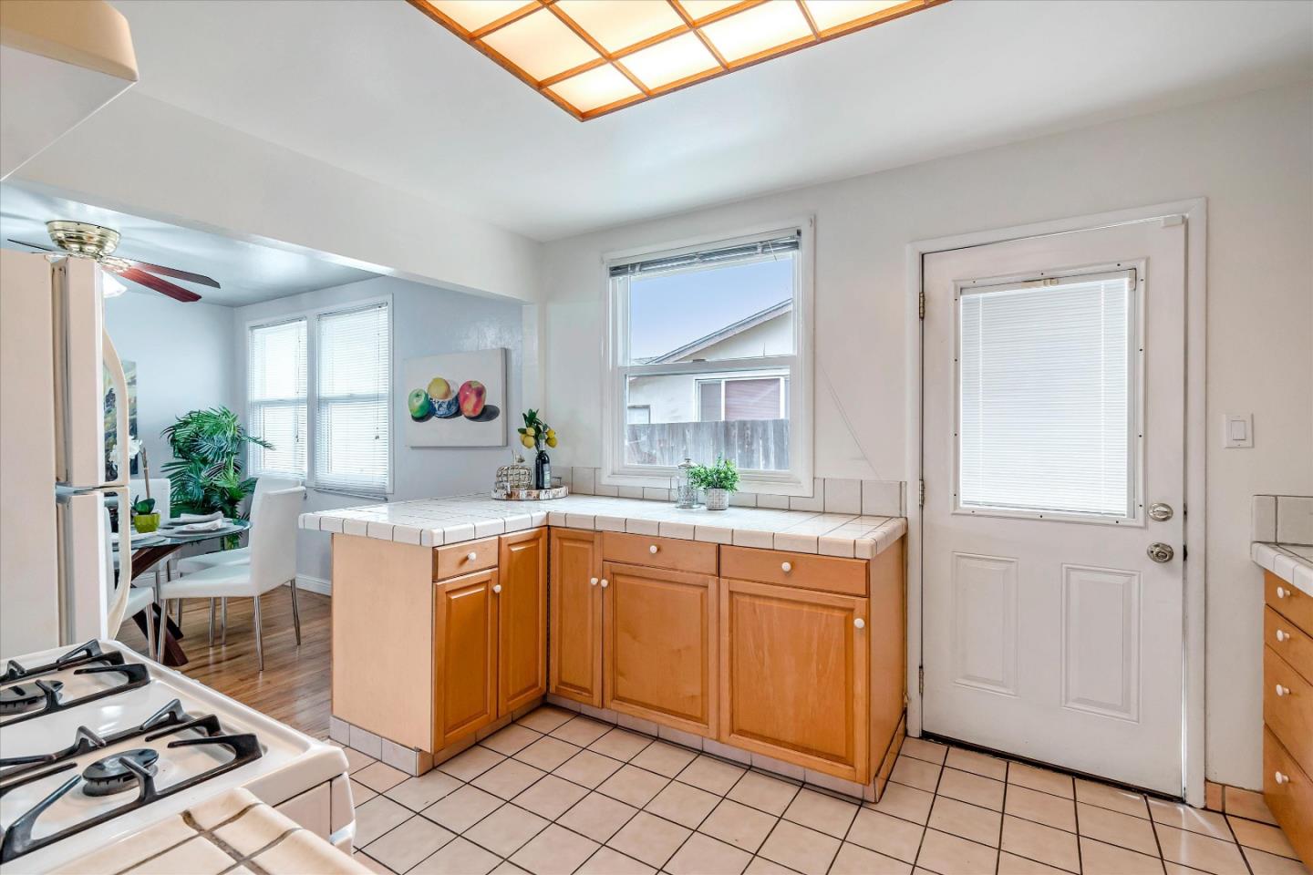 Detail Gallery Image 16 of 48 For 1159 De Solo Dr, Pacifica,  CA 94044 - 3 Beds | 1 Baths