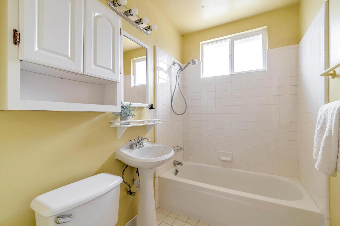 Detail Gallery Image 40 of 48 For 1159 De Solo Dr, Pacifica,  CA 94044 - 3 Beds | 1 Baths