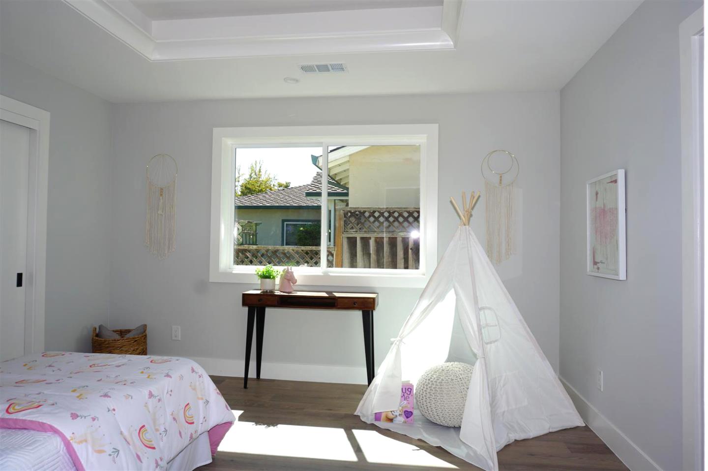 Detail Gallery Image 12 of 28 For 330 Crestview Dr, Santa Clara,  CA 95050 - 4 Beds | 3/1 Baths