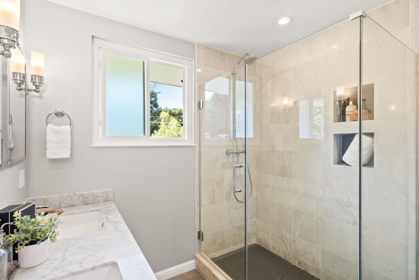 Detail Gallery Image 19 of 45 For 3600 Fernwood St, San Mateo,  CA 94403 - 4 Beds | 3 Baths