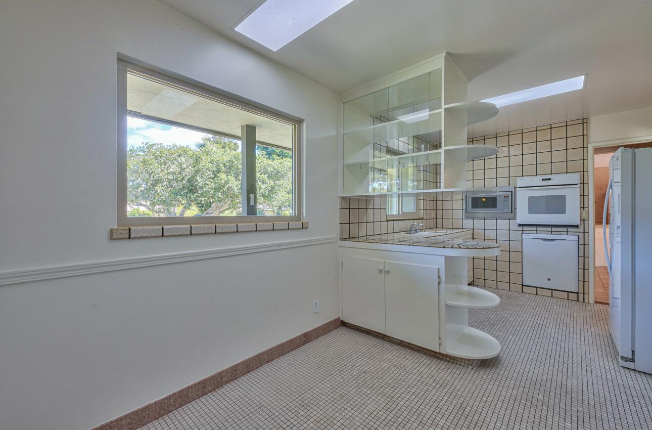 Detail Gallery Image 13 of 33 For 2935 Bird Rock Rd, Pebble Beach,  CA 93953 - 3 Beds | 2 Baths