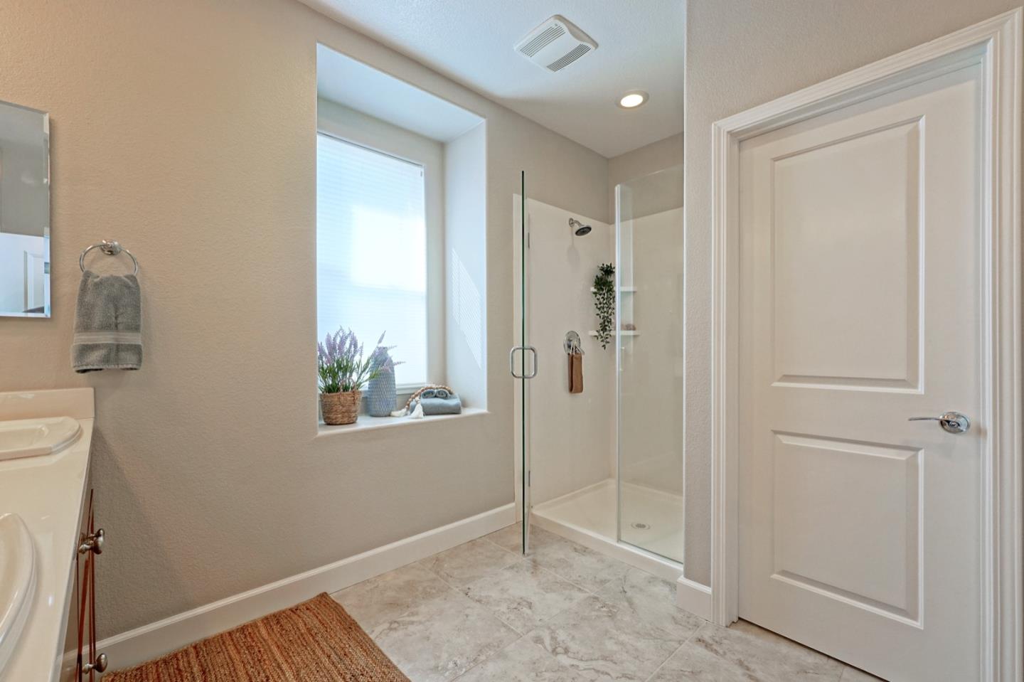 Detail Gallery Image 17 of 27 For 207 9th St, Marina,  CA 93933 - 3 Beds | 2/1 Baths