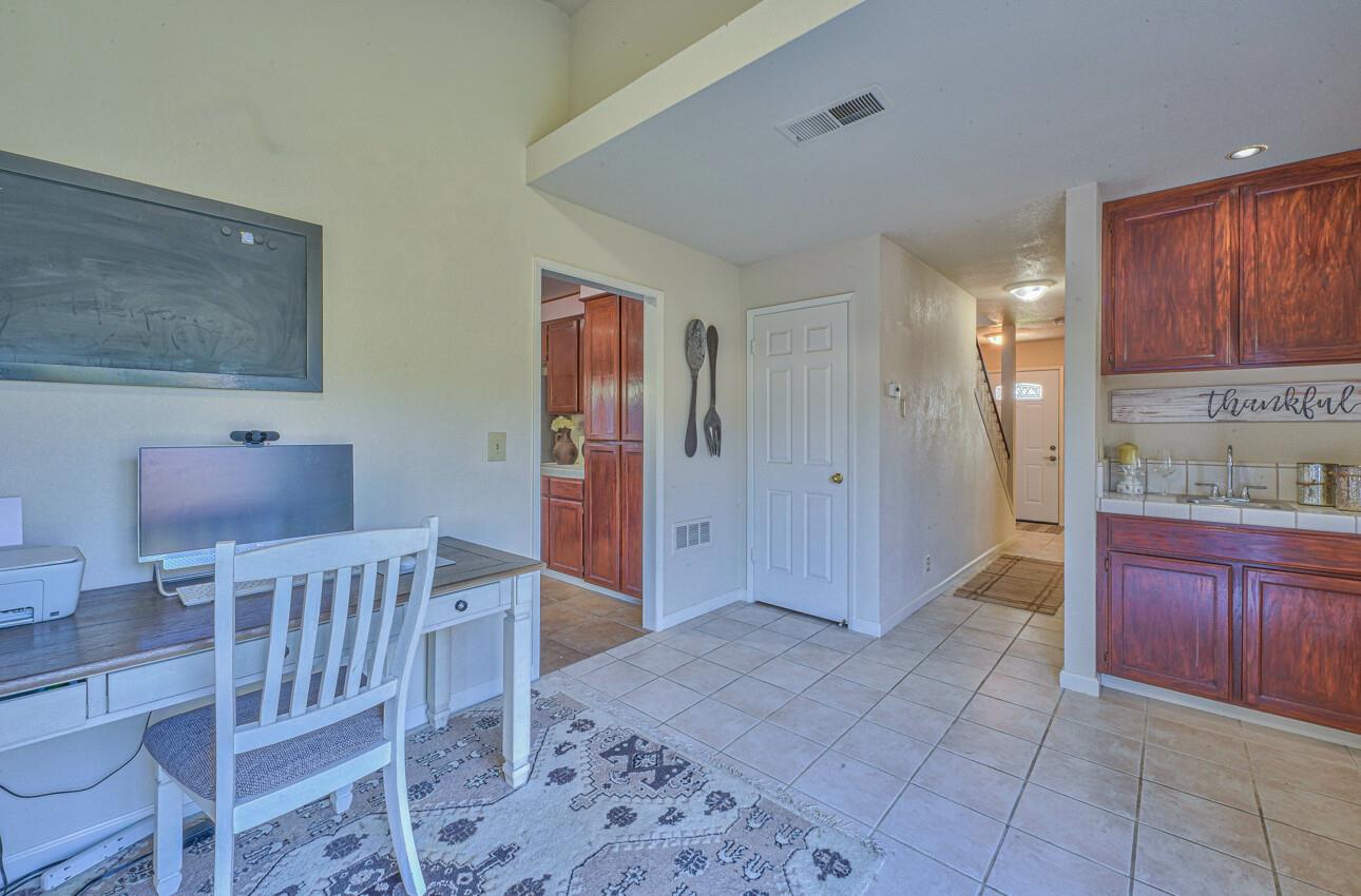 Detail Gallery Image 10 of 35 For 9 Massolo Cir, Salinas,  CA 93907 - 4 Beds | 2/1 Baths