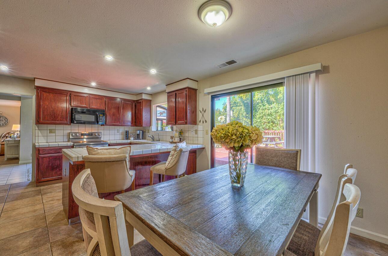 Detail Gallery Image 16 of 35 For 9 Massolo Cir, Salinas,  CA 93907 - 4 Beds | 2/1 Baths