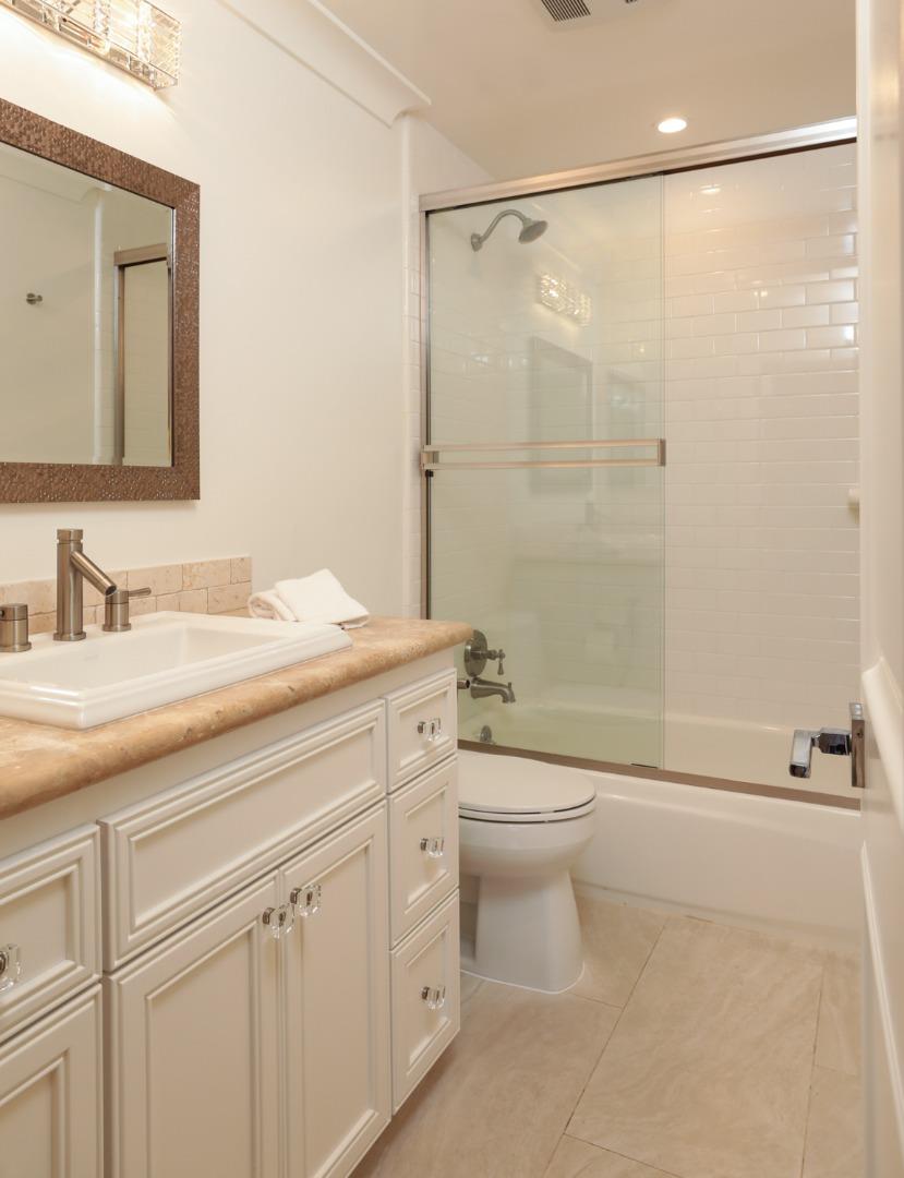 Detail Gallery Image 11 of 24 For 226 W Edith Ave #15,  Los Altos,  CA 94022 - 2 Beds | 2 Baths