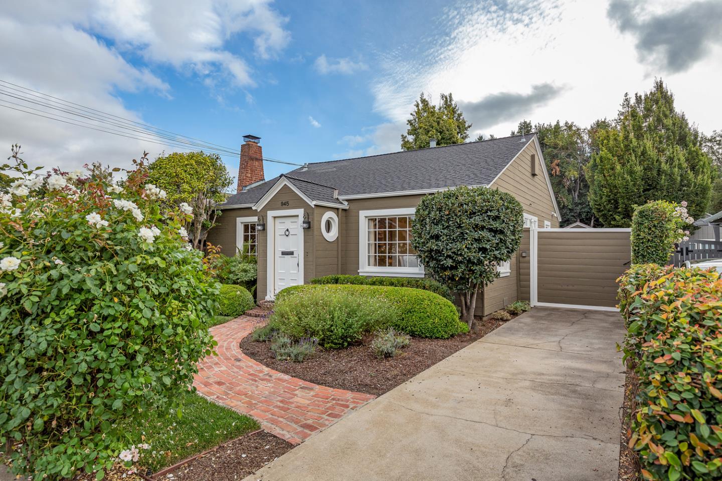 Detail Gallery Image 1 of 1 For 945 Evelyn St, Menlo Park,  CA 94025 - 2 Beds | 1 Baths