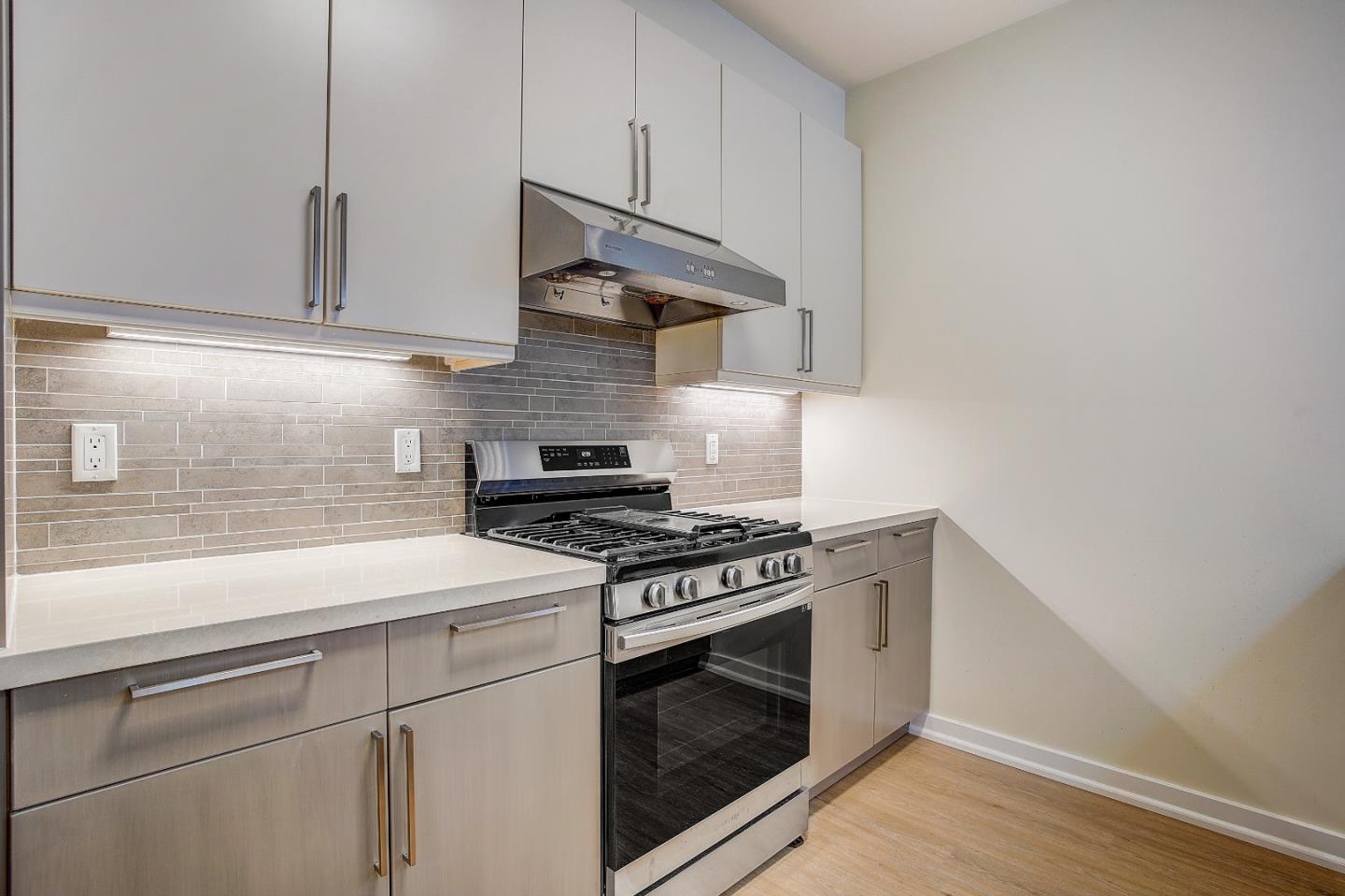 Detail Gallery Image 5 of 65 For 238 Olive St #202,  San Francisco,  CA 94109 - 2 Beds | 2 Baths