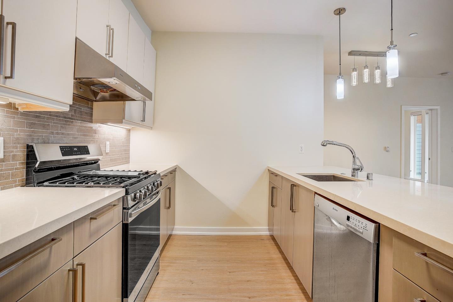 Detail Gallery Image 7 of 65 For 238 Olive St #202,  San Francisco,  CA 94109 - 2 Beds | 2 Baths