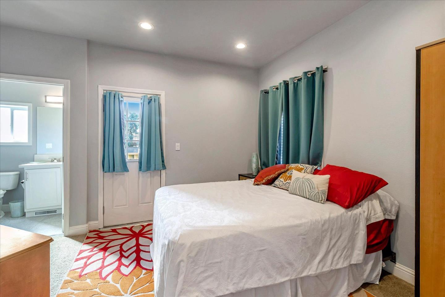 Detail Gallery Image 7 of 13 For 3015 E Bayshore Rd #333,  Redwood City,  CA 94063 - 3 Beds | 2 Baths