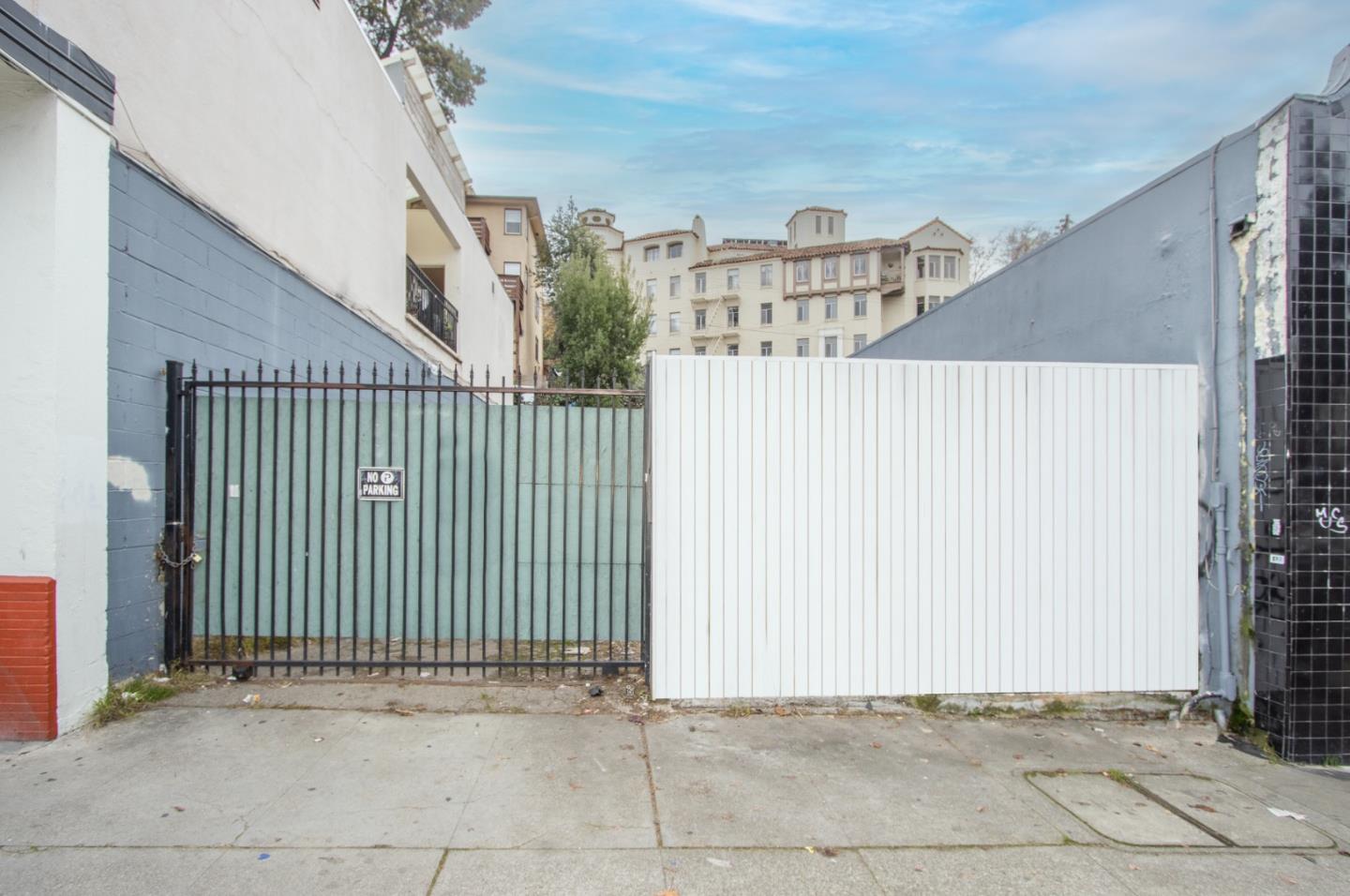 Detail Gallery Image 11 of 19 For 2712-2726 Park Blvd, Oakland,  CA 94606 - – Beds | – Baths