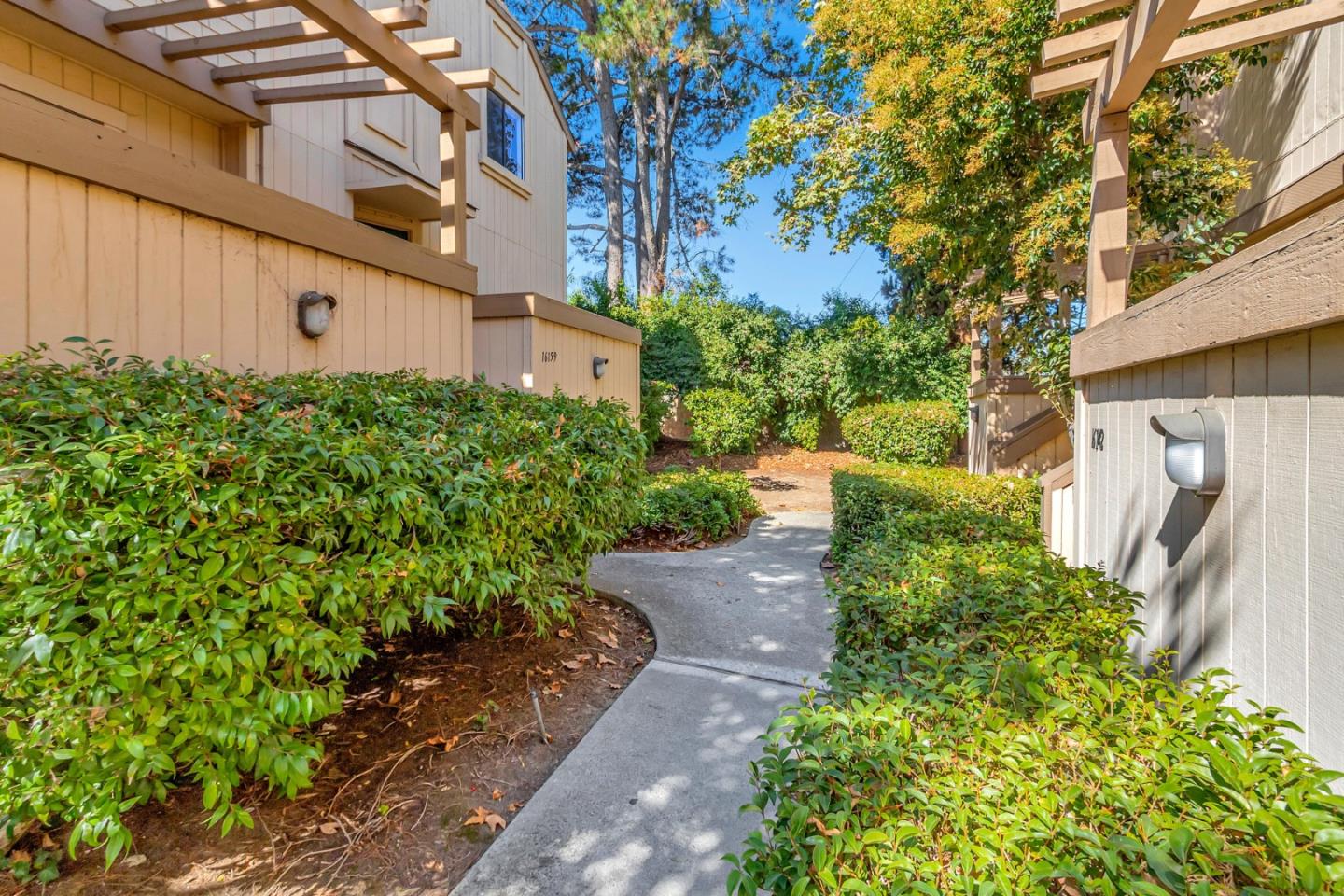 Detail Gallery Image 1 of 1 For 16159 Loretta Ln, Los Gatos,  CA 95032 - 2 Beds | 2/1 Baths