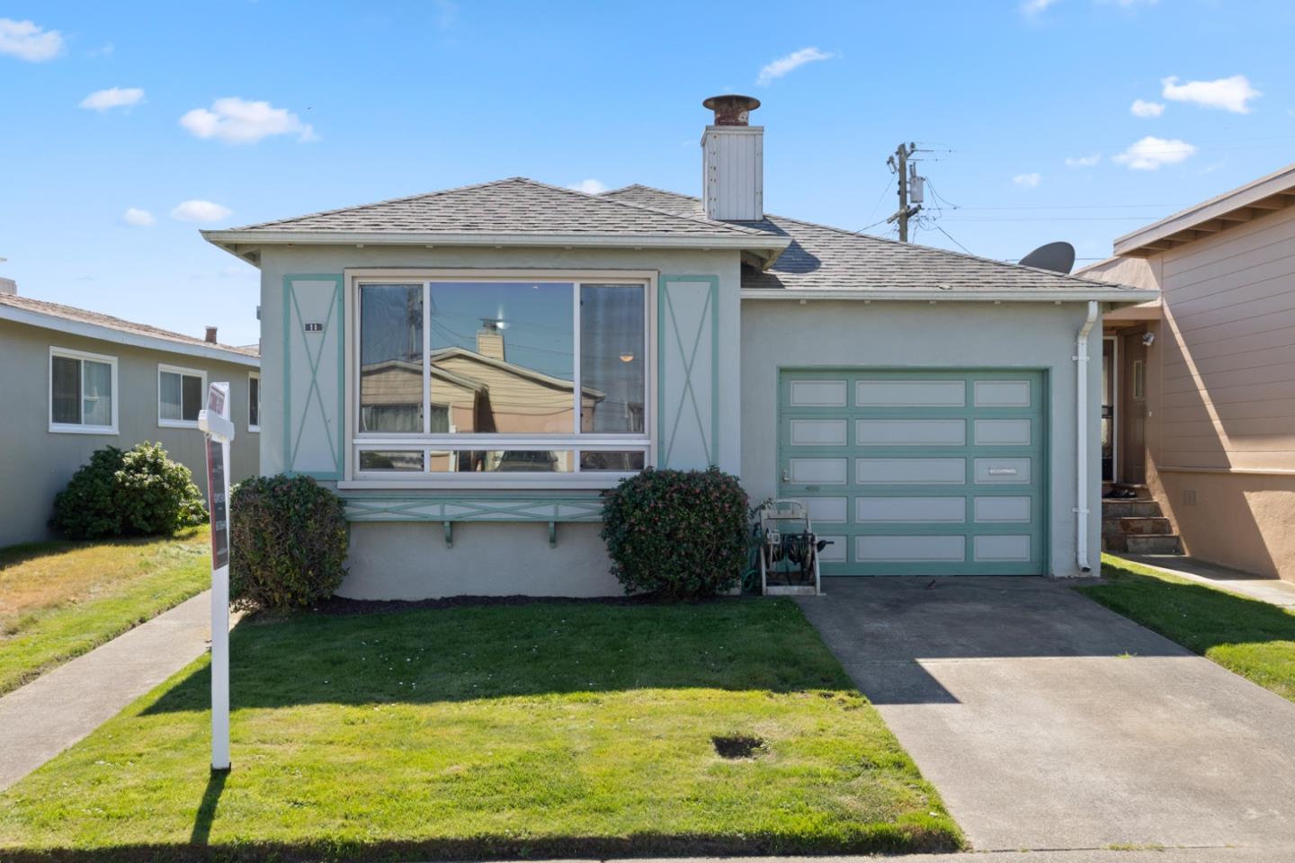 Detail Gallery Image 1 of 1 For 11 Highland Ave, Daly City,  CA 94015 - 3 Beds | 2 Baths