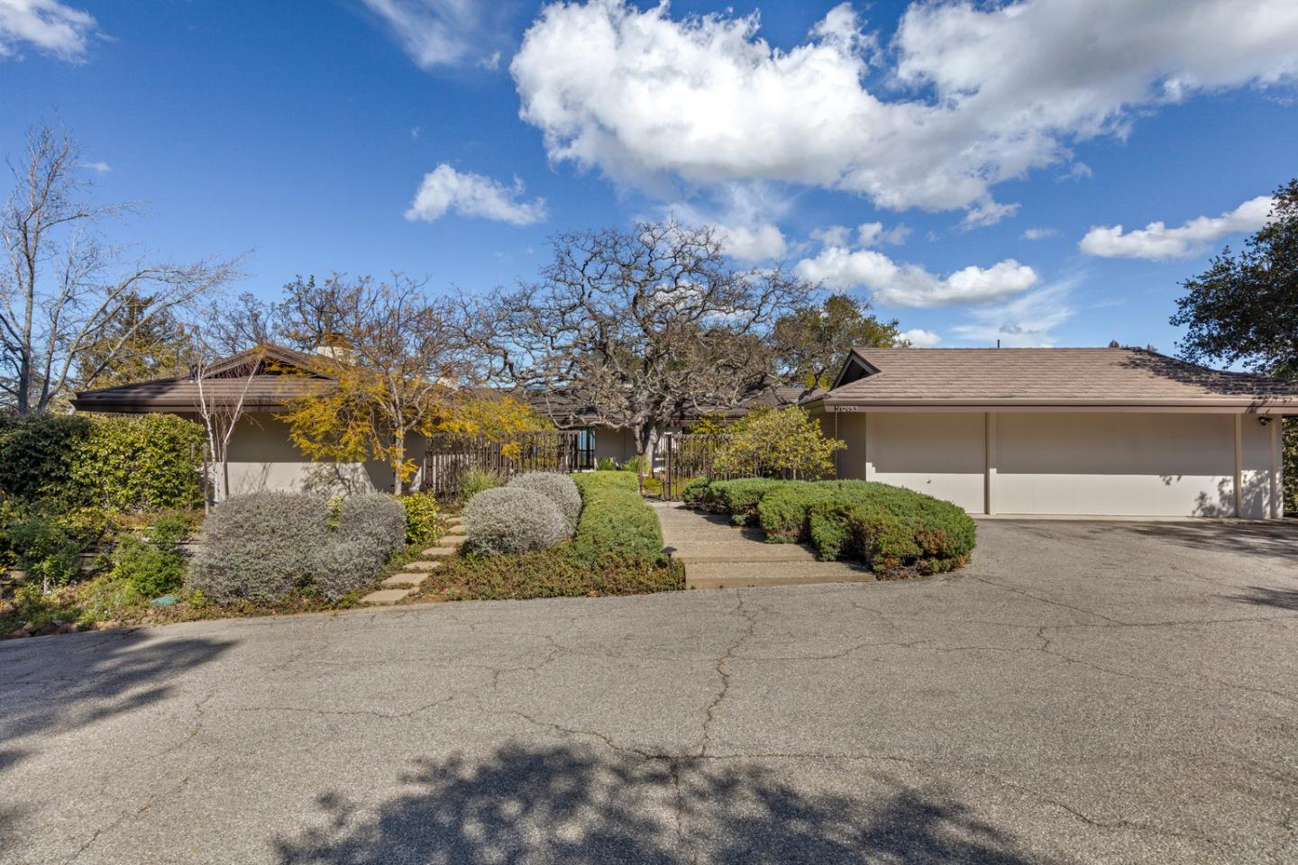 Detail Gallery Image 1 of 1 For 12953 W Sunset, Los Altos Hills,  CA 94022 - 5 Beds | 3/1 Baths
