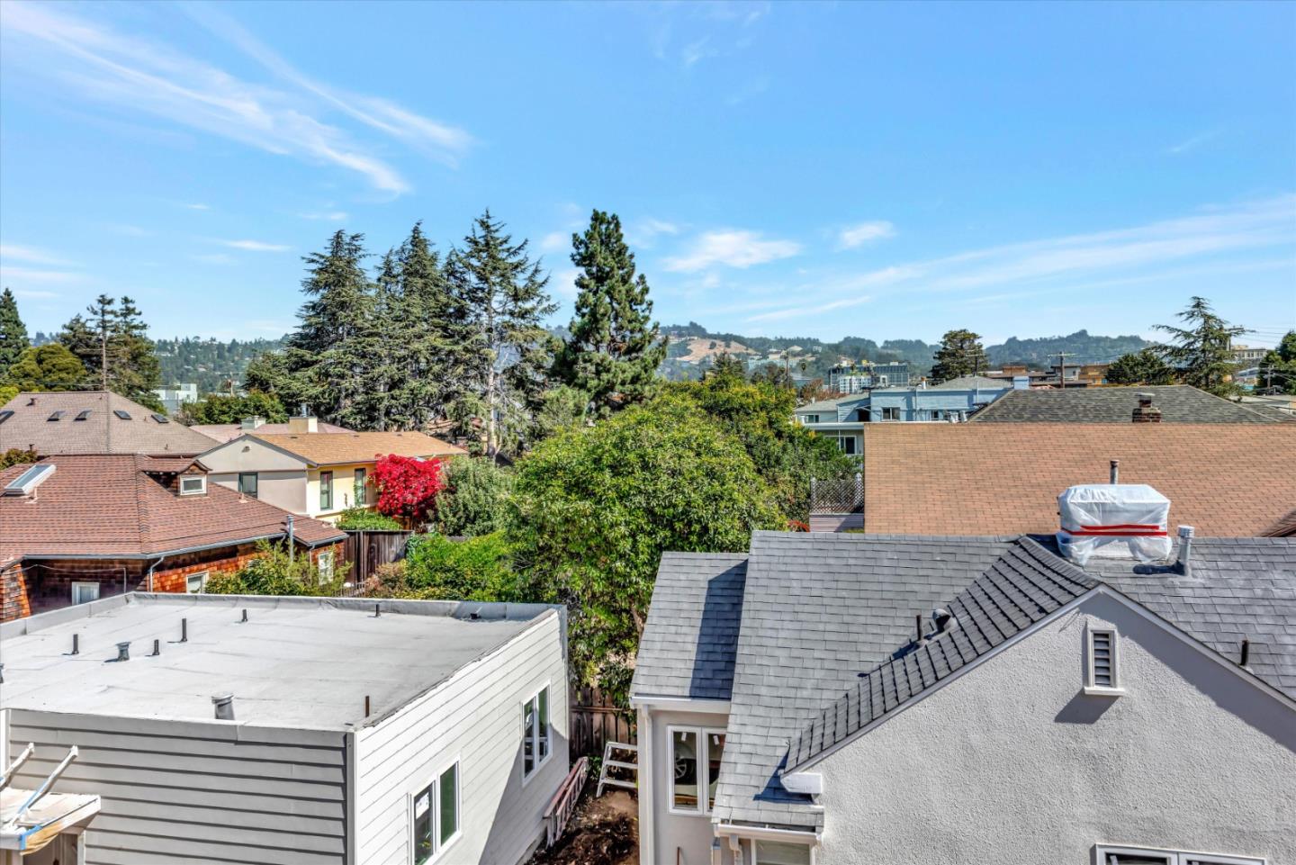 Detail Gallery Image 1 of 1 For 1721 Berkeley Way #8,  Berkeley,  CA 94703 - 2 Beds | 1 Baths