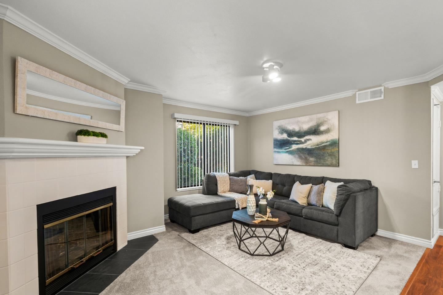 Detail Gallery Image 1 of 1 For 949 Fletcher Ln #111,  Hayward,  CA 94544 - 1 Beds | 1 Baths