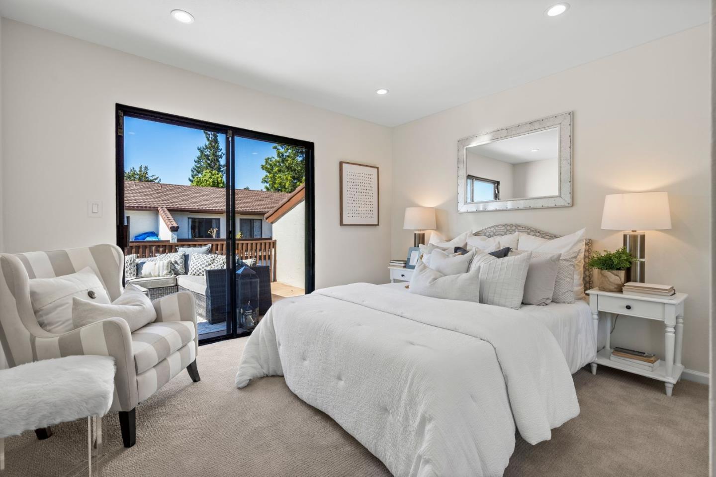 Detail Gallery Image 19 of 43 For 1430 Gordon St #D,  Redwood City,  CA 94061 - 3 Beds | 2/1 Baths