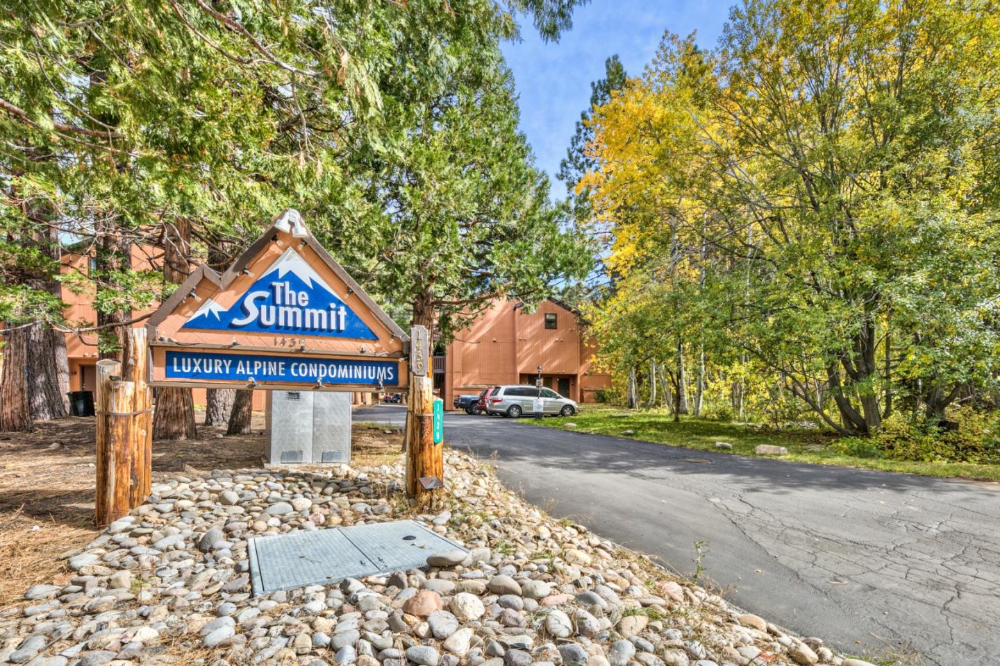 Photo of 1439 Ski Run Blvd #D1 in South Lake Tahoe, CA