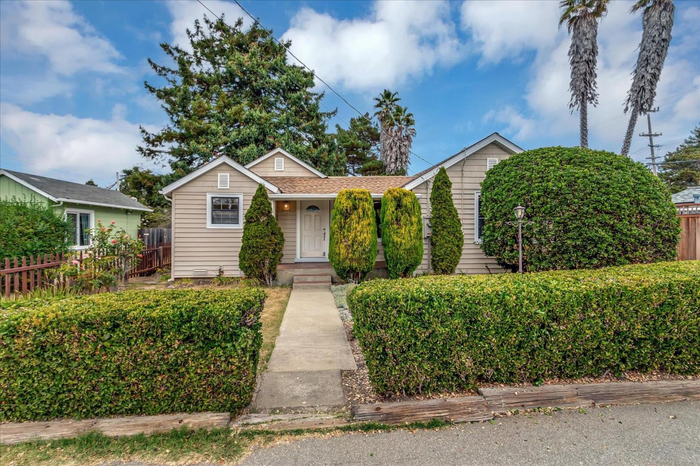 Detail Gallery Image 1 of 1 For 1075 Lewis Cir, Santa Cruz,  CA 95062 - 2 Beds | 1/1 Baths