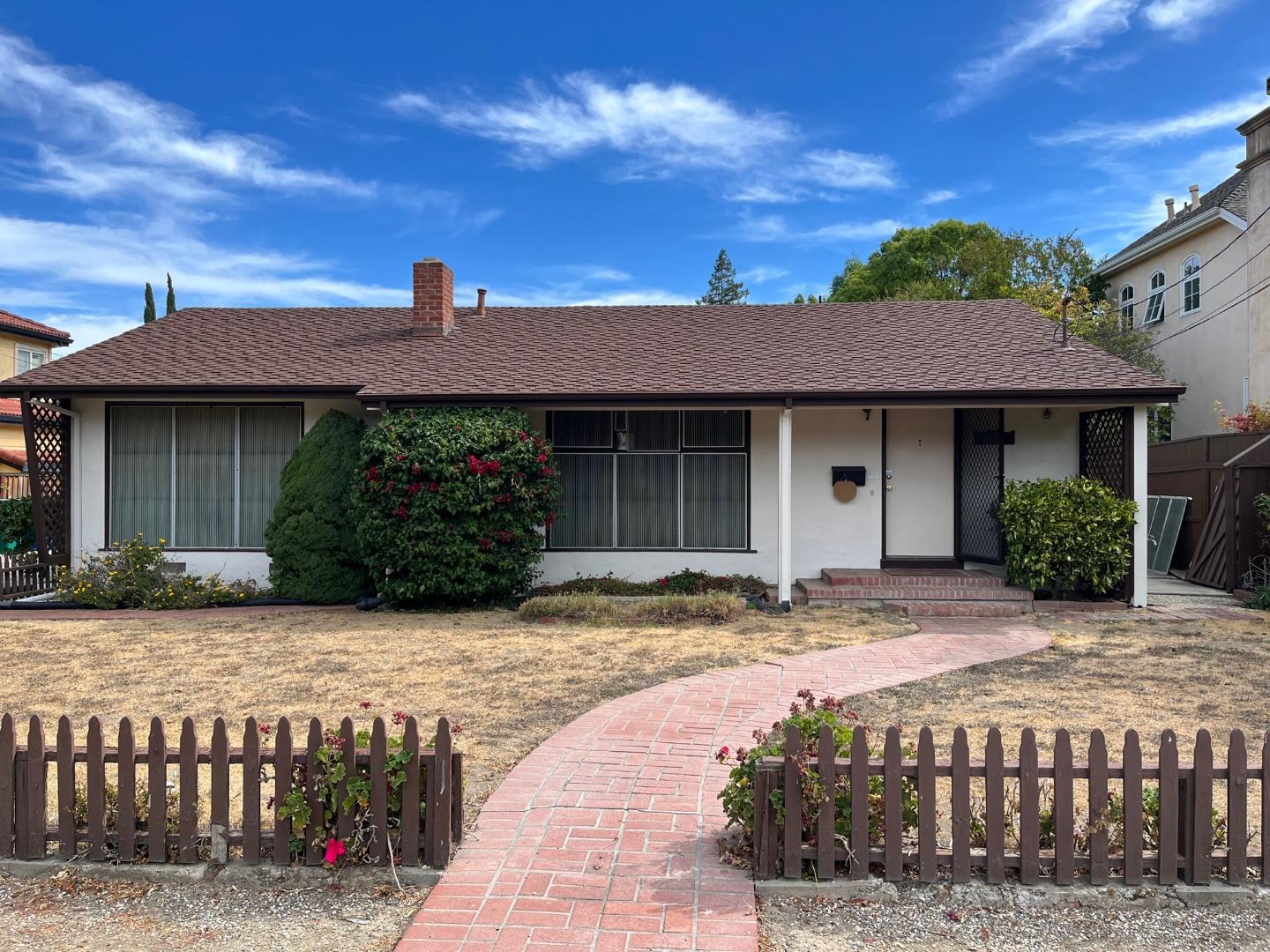 Detail Gallery Image 1 of 1 For 16406 W La Chiquita Ave, Los Gatos,  CA 95032 - 3 Beds | 2 Baths