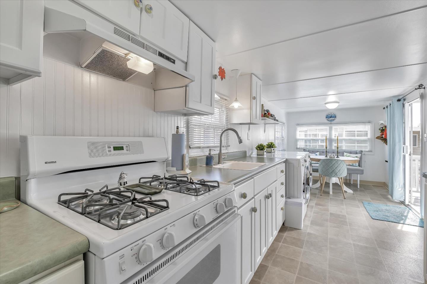 Detail Gallery Image 10 of 29 For 750 47th Ave #39,  Capitola,  CA 95010 - 1 Beds | 1 Baths