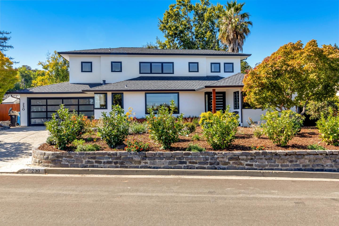 Detail Gallery Image 1 of 1 For 230 S Balsamina Way, Portola Valley,  CA 94028 - 5 Beds | 3 Baths