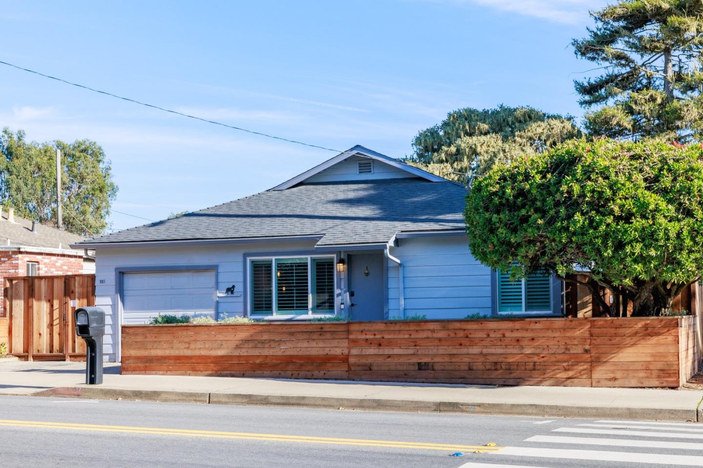 Front Image Thumbnail for ML81945324